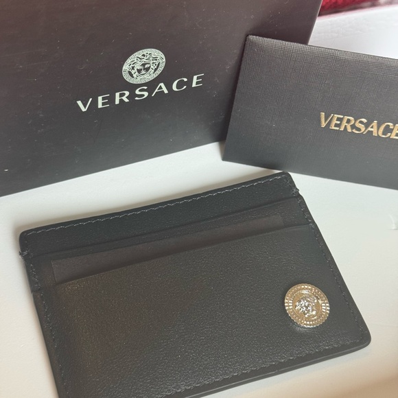 Versace Black Leather Card Holder. NWT. Box. - Picture 2 of 5